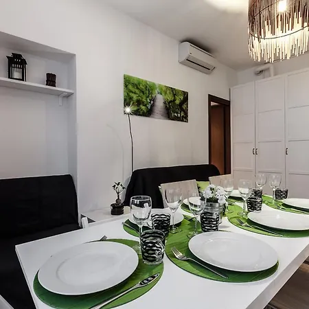 Stayeasy Fara12 - Central Station & Downtown Walking Distance Milan Exterior photo